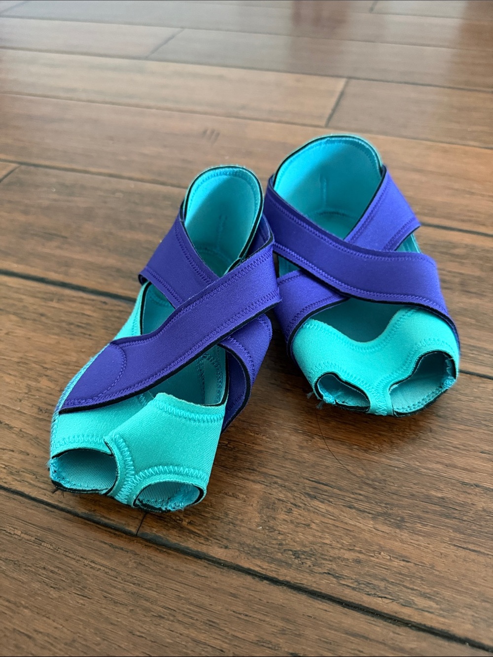 Nike Studio Wraps size M